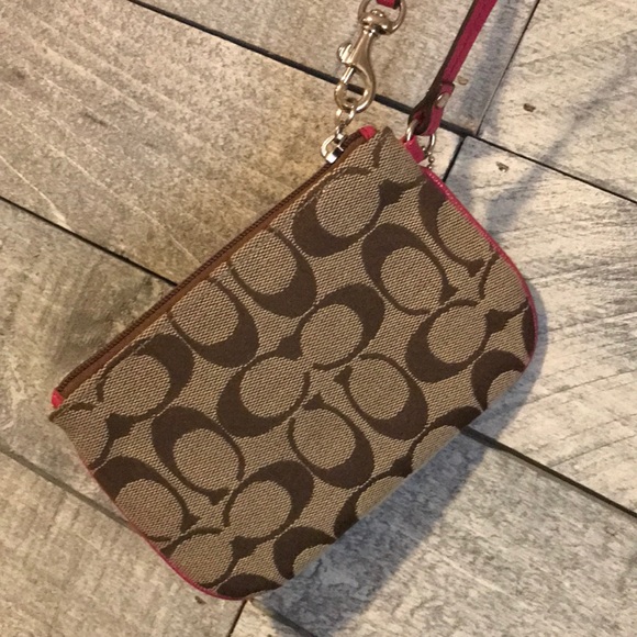 Coach Poppy wristlet EUC - Picture 3 of 6